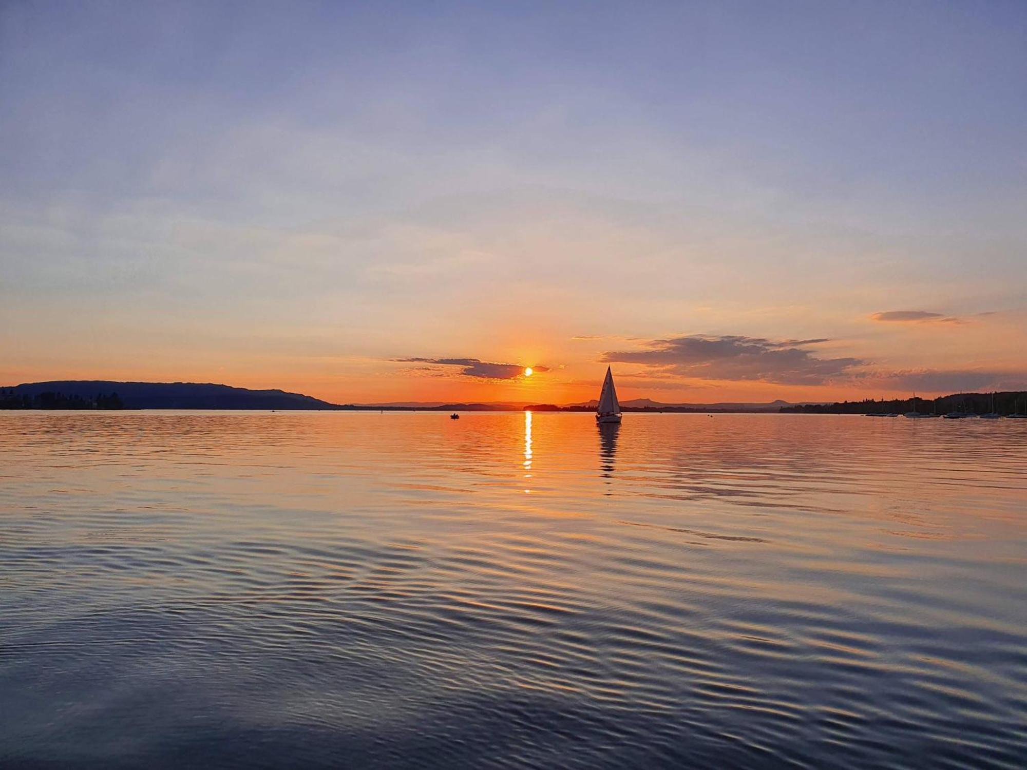 Seeglueck Hafenblick - Stilvolle Direkt Am Und Faehrhafen In Konstanz, In Der Naehe Der Universitaet Apartment *